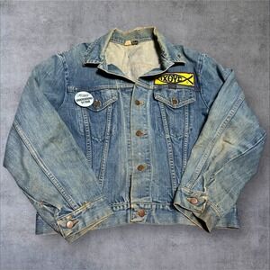 Vintage Wrangler Trucker Denim Jean Jacket Adult size 44 USA 2-pocket Distressed